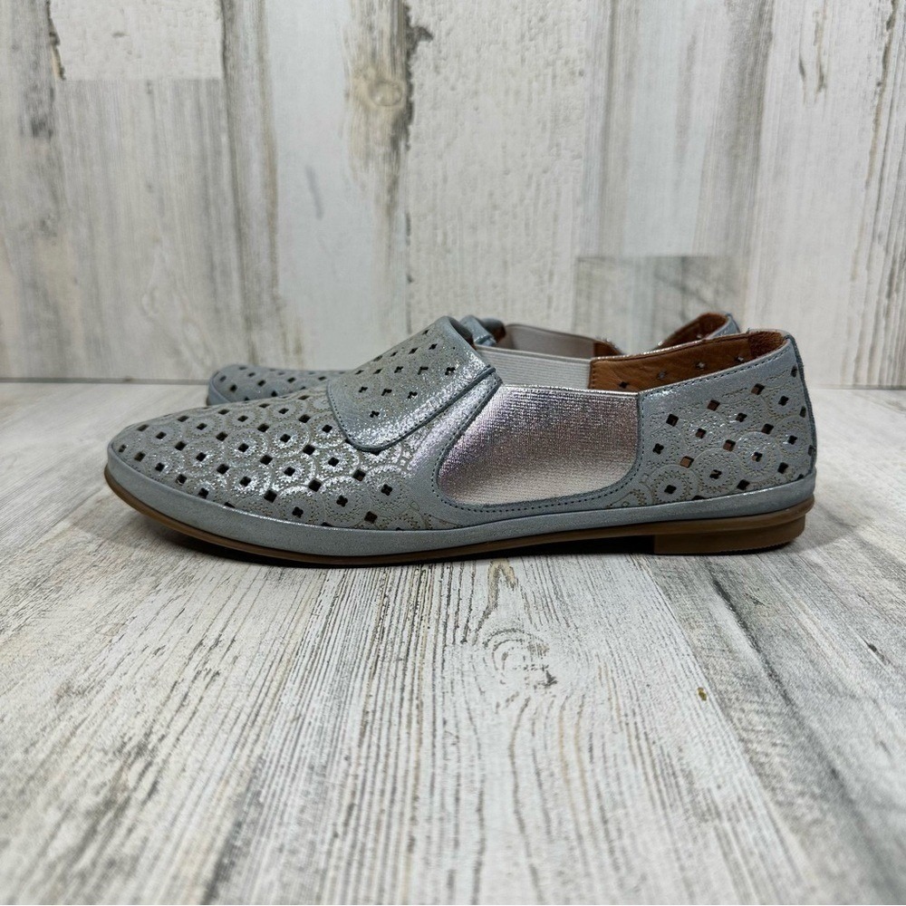 Ethan Valdes Women 7.5 Perforated Silver Leather Slip-On Loafers Comfort Casual